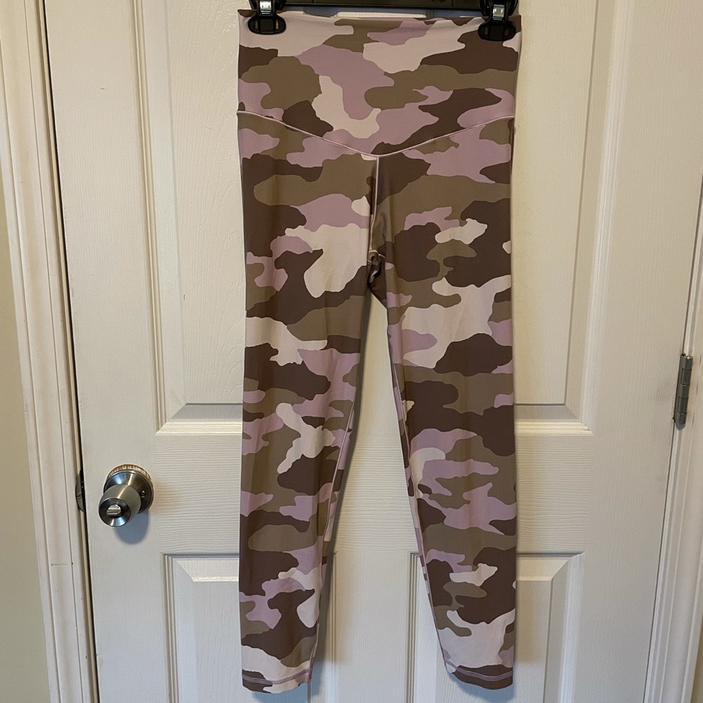 Offline by Aerie Camo Real Me High Waisted Printed Legging Size Large